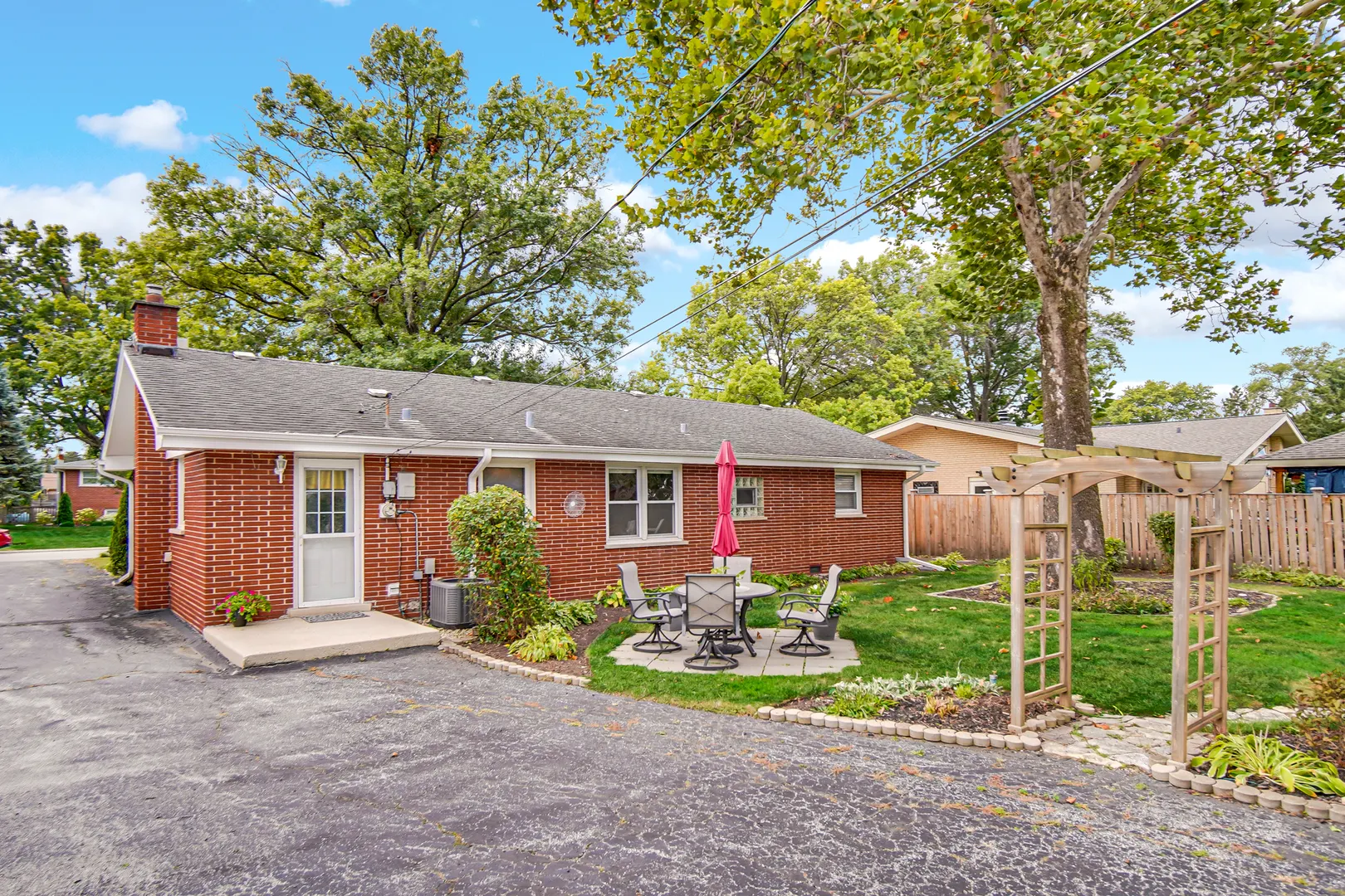 6840 W Evergreen Avenue IL