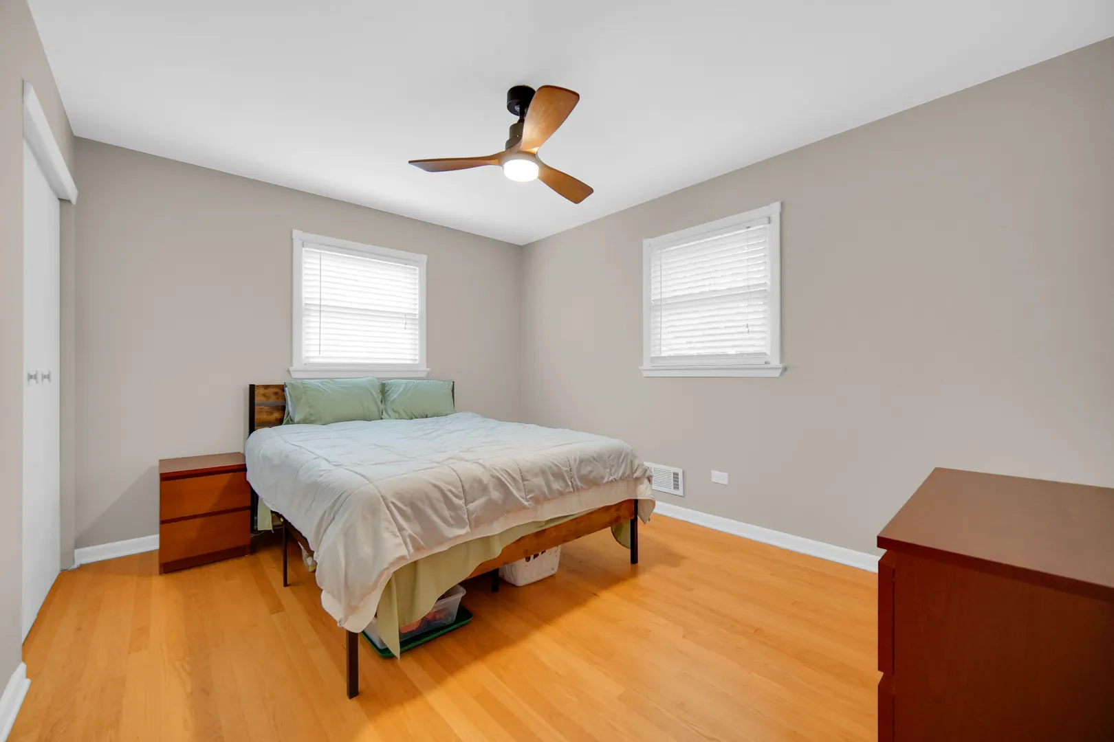 6840 W Evergreen Avenue IL