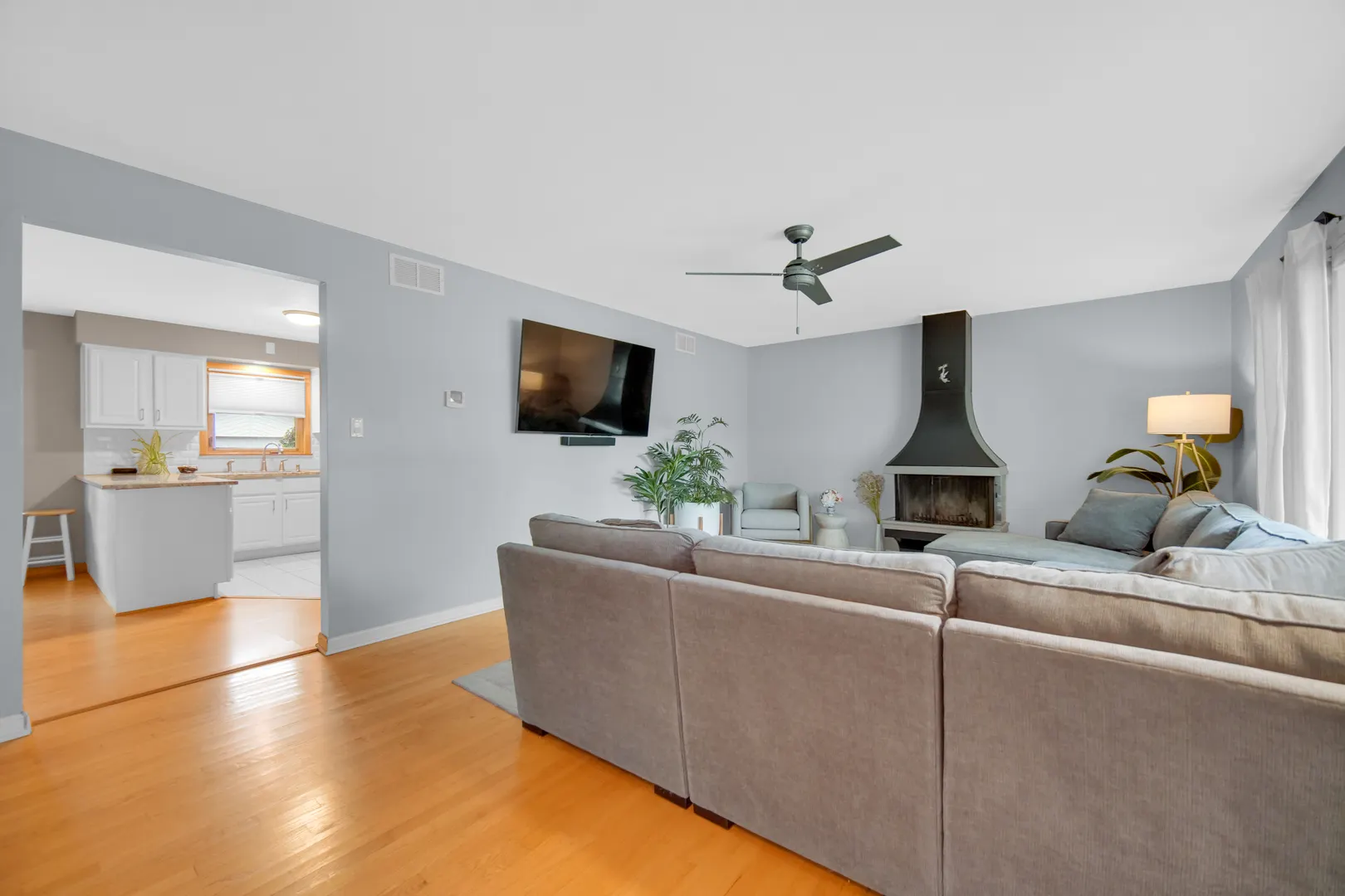 6840 W Evergreen Avenue IL