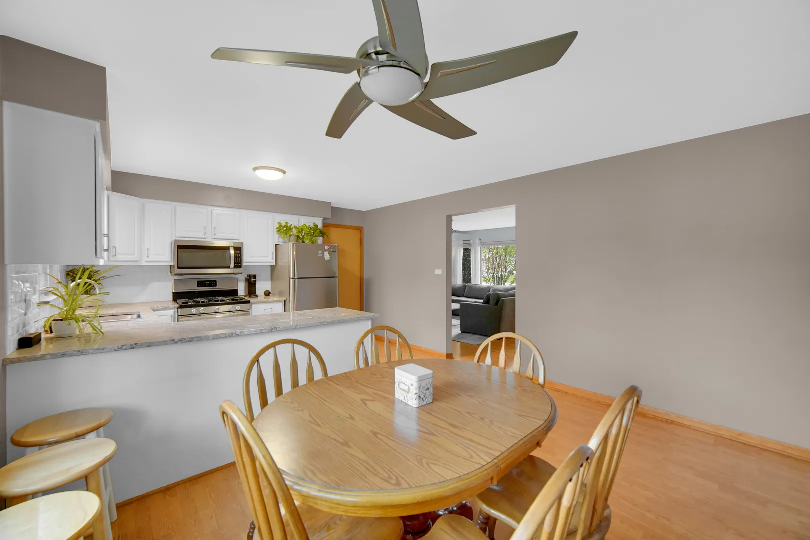 6840 W Evergreen Avenue IL