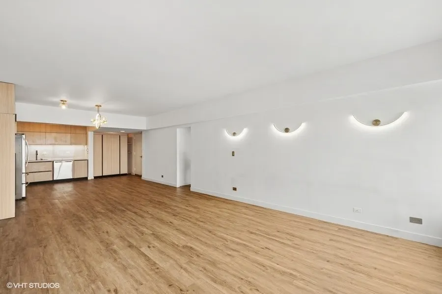 175 E Delaware Place 6021 IL