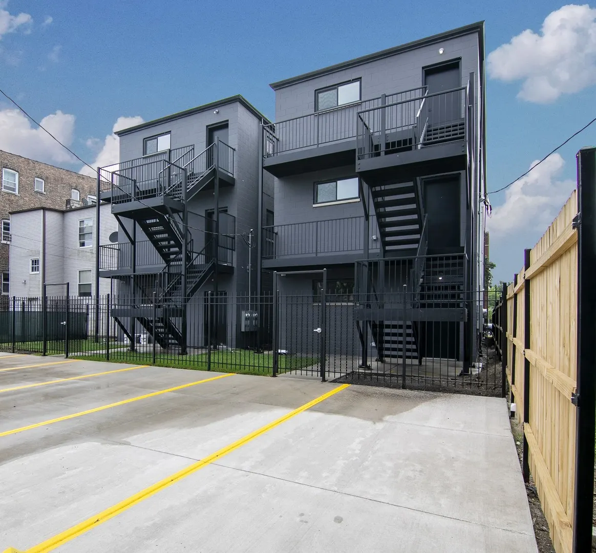 1422 E 66th Place IL