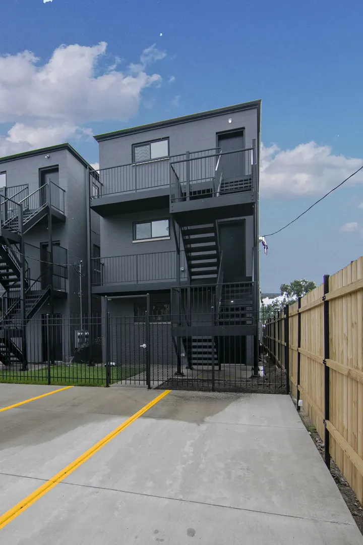 1422 E 66th Place IL