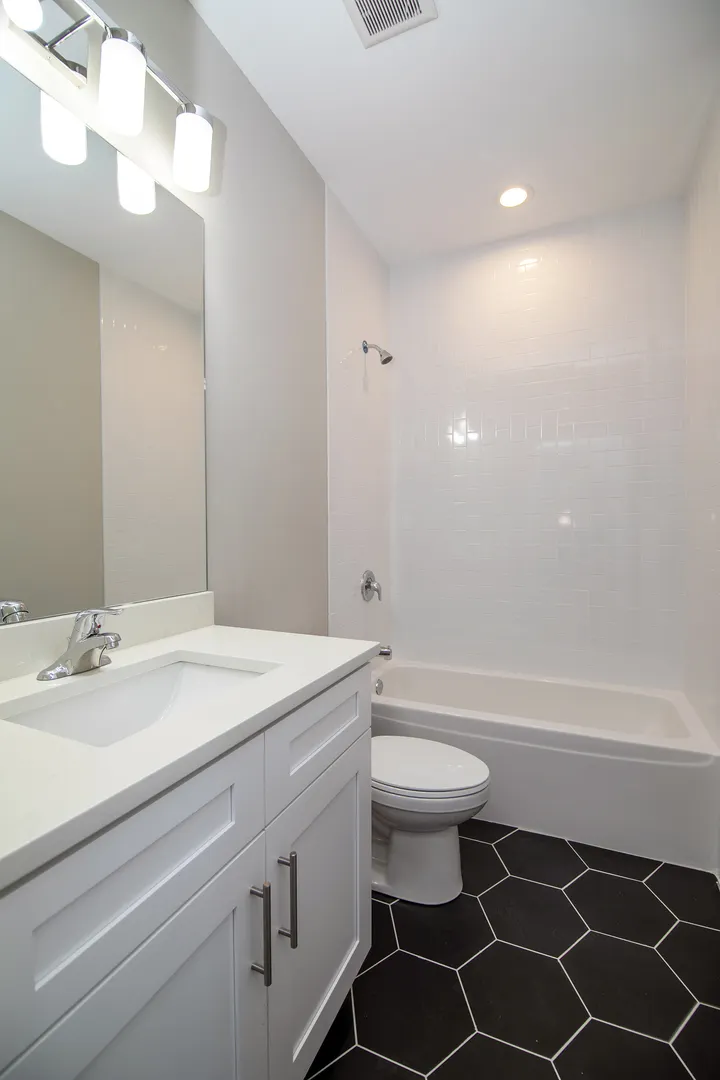 1422 E 66th Place IL