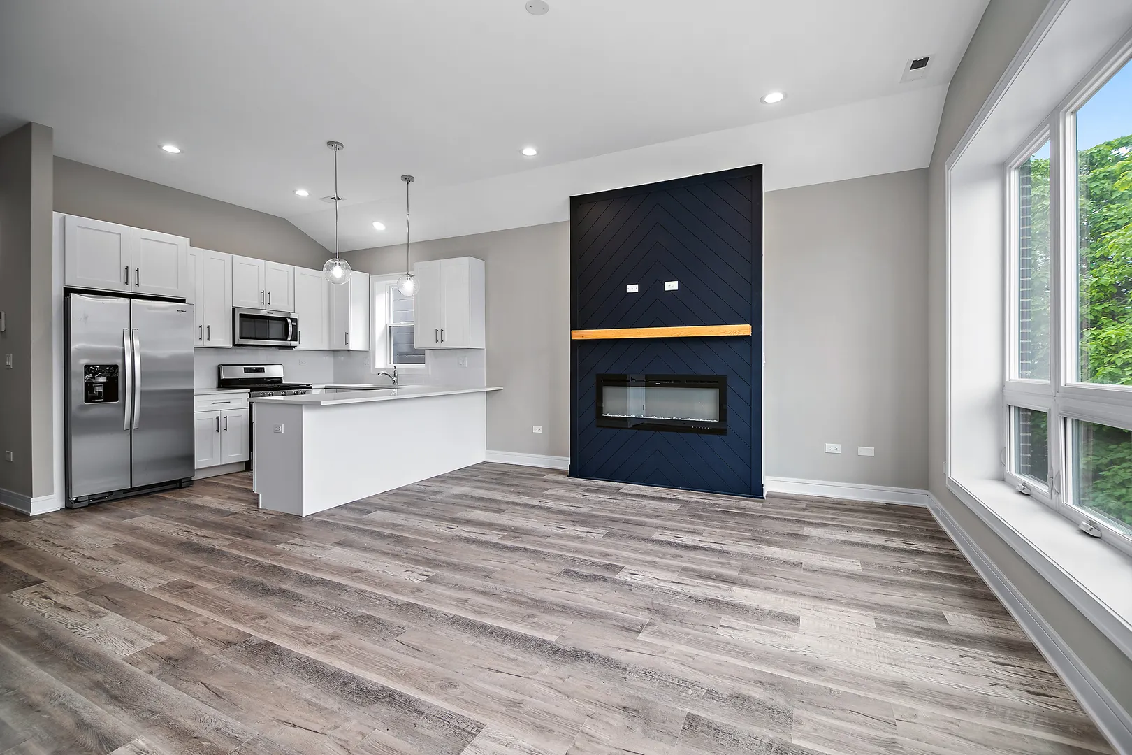 1422 E 66th Place IL