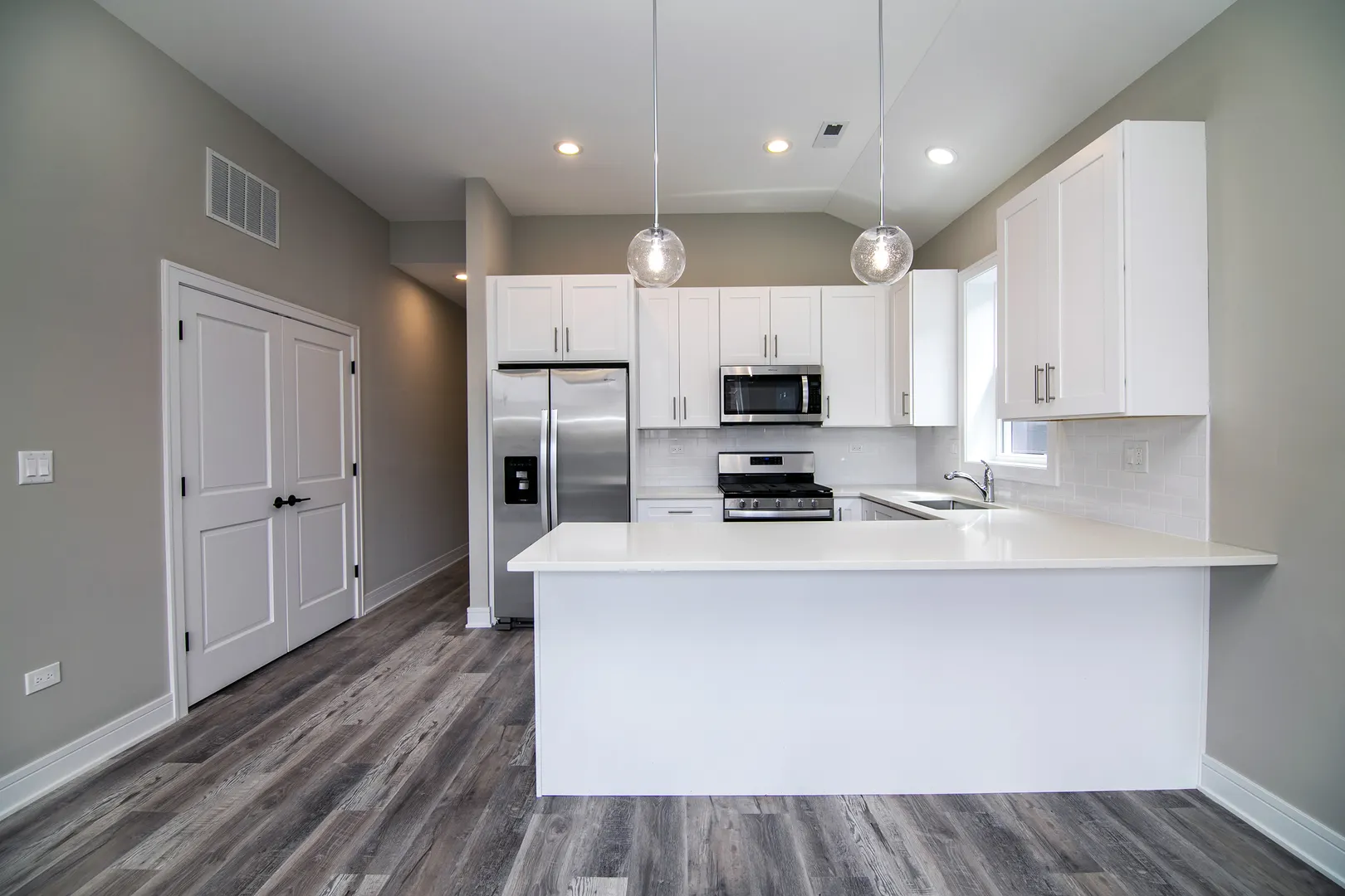 1422 E 66th Place IL