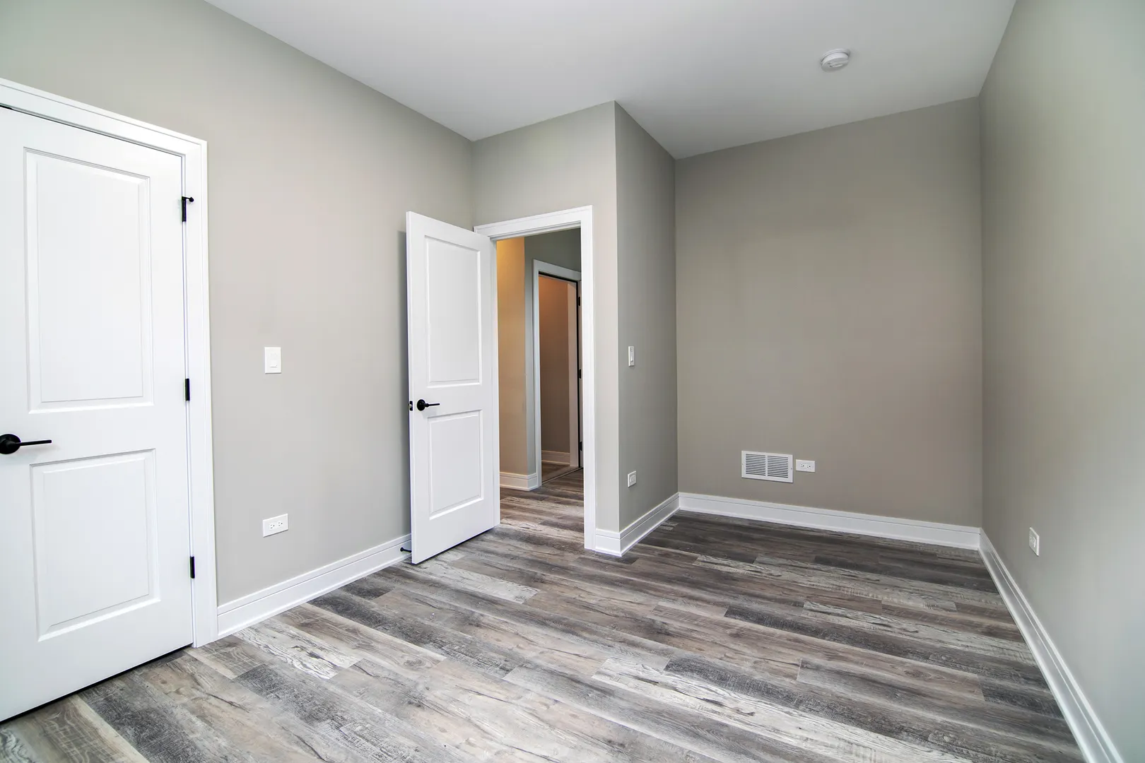 1422 E 66th Place IL