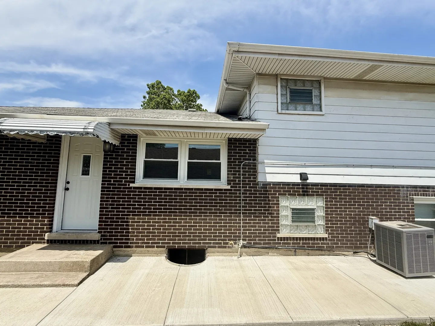 14101 S Saginaw Avenue IL