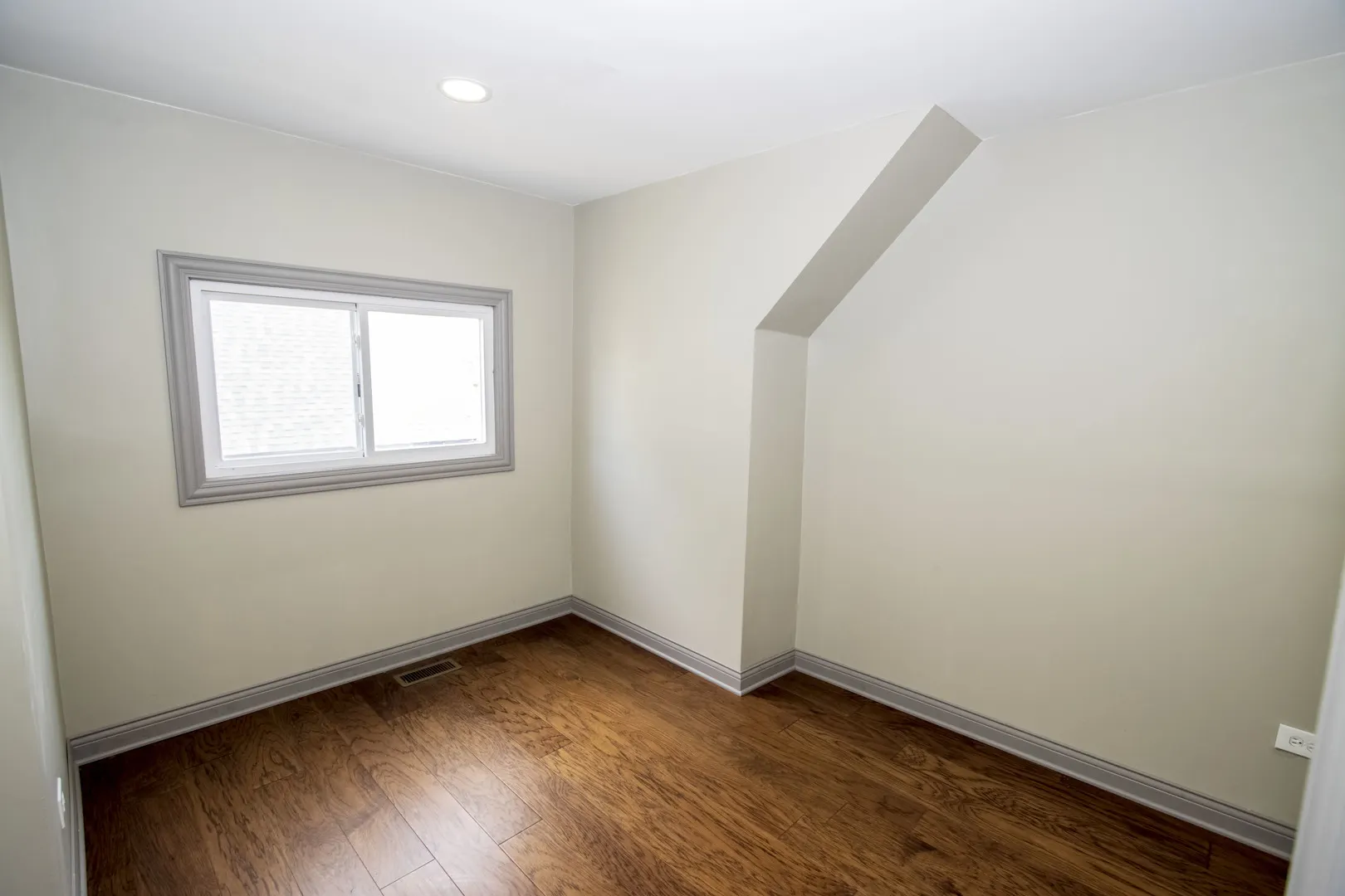 845 W 50th Place IL