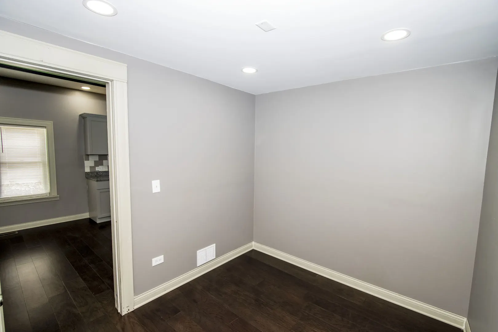 845 W 50th Place IL