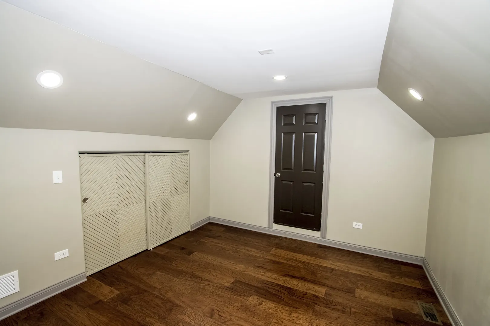 845 W 50th Place IL