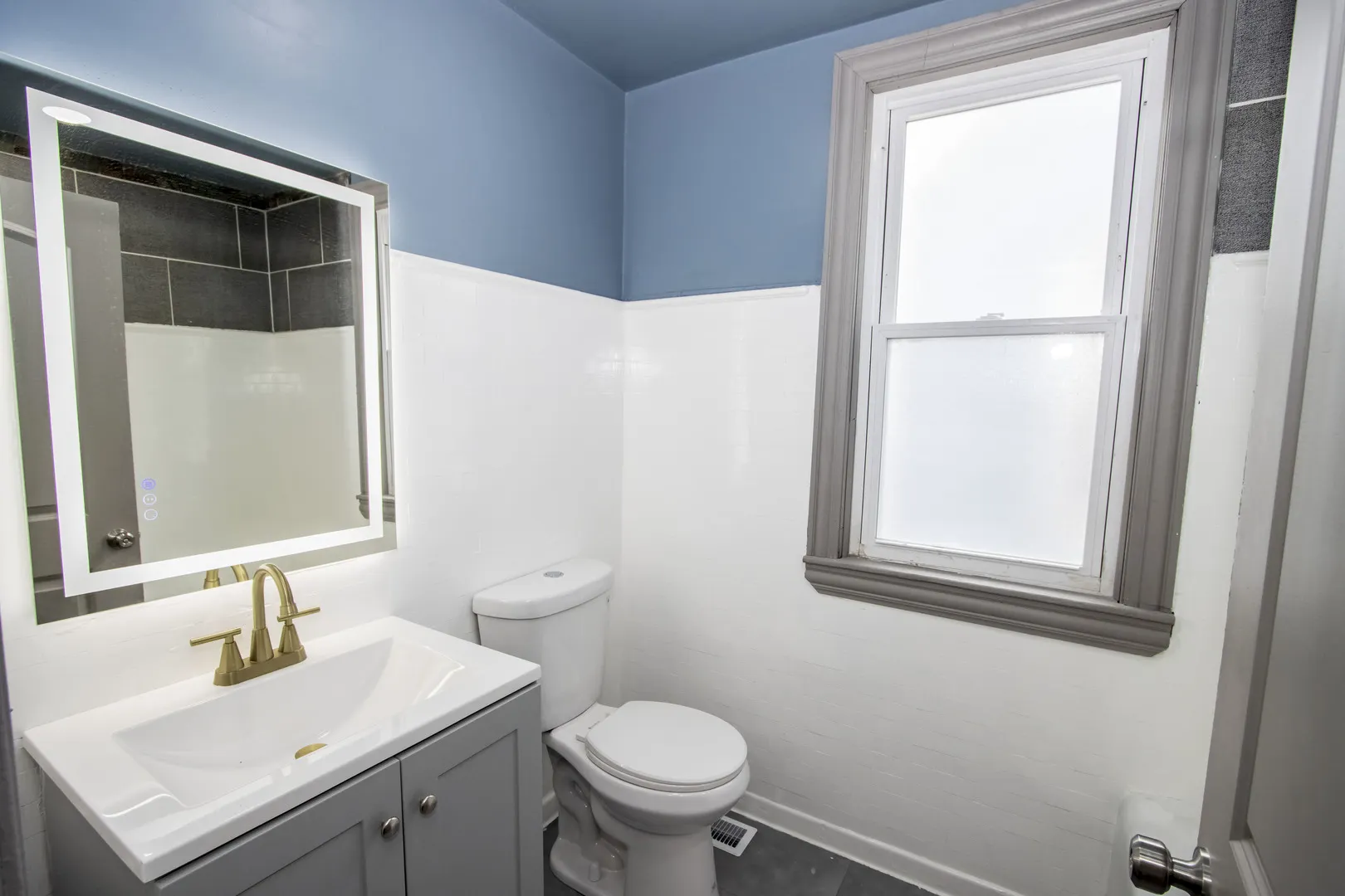 845 W 50th Place IL