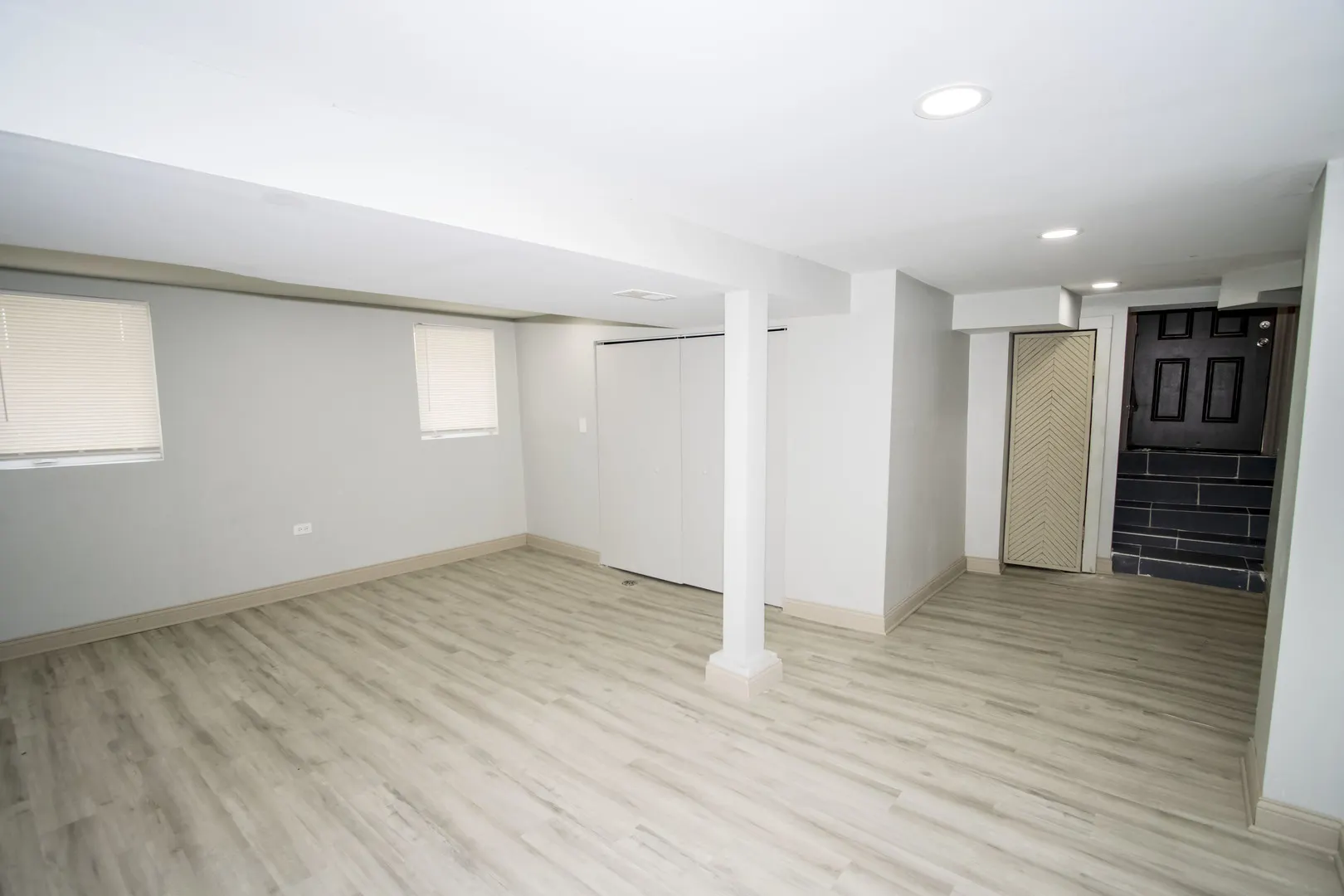 845 W 50th Place IL