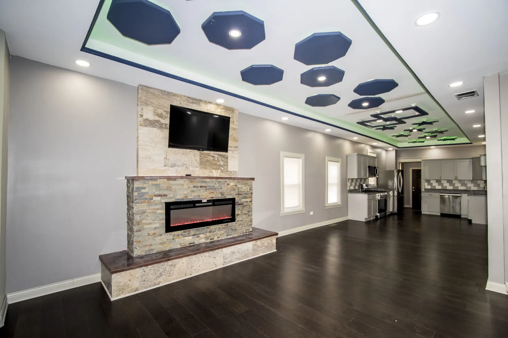 845 W 50th Place IL