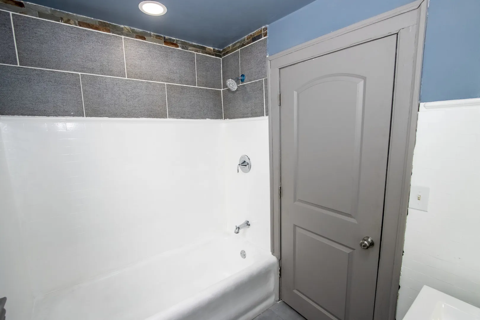 845 W 50th Place IL