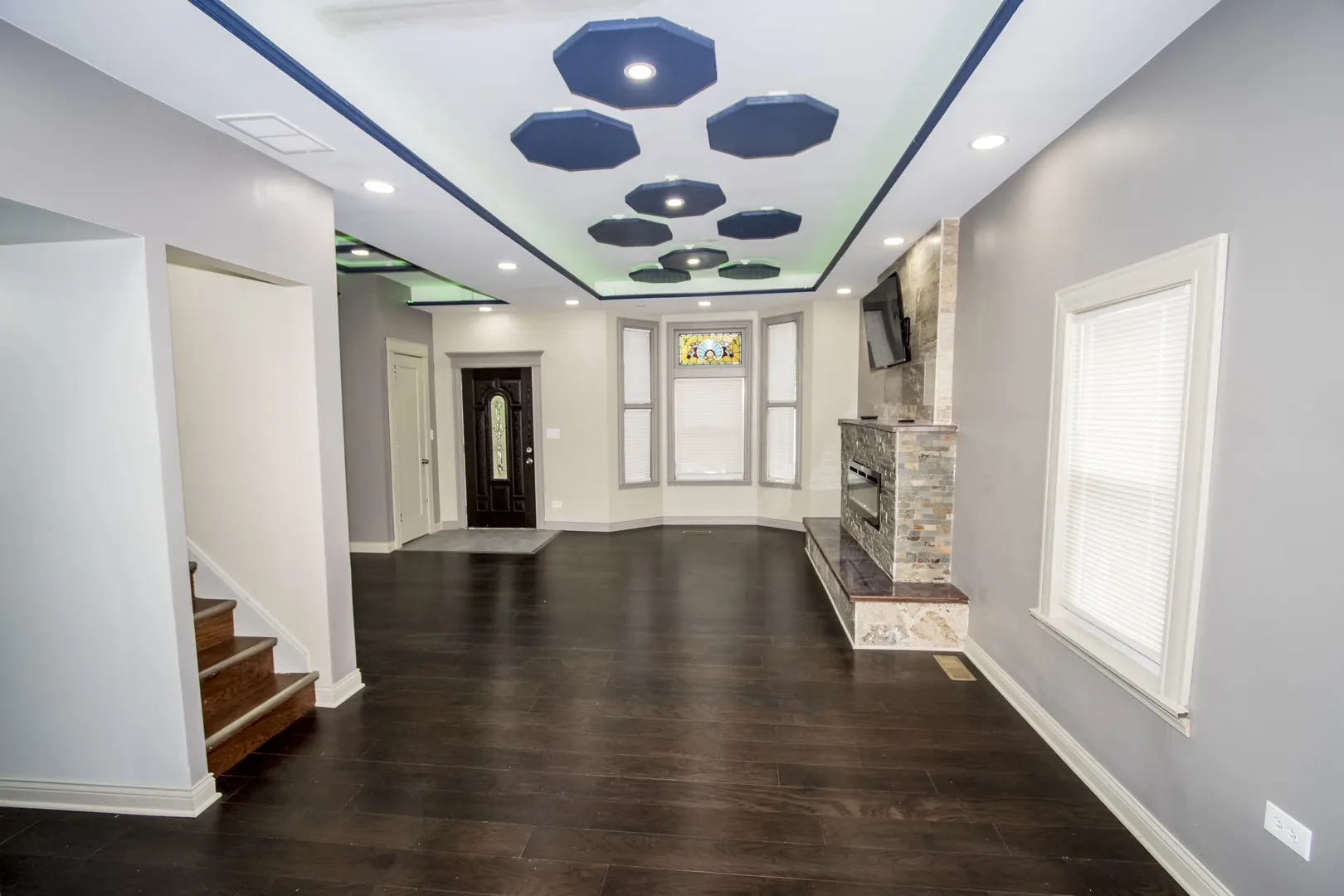 845 W 50th Place IL