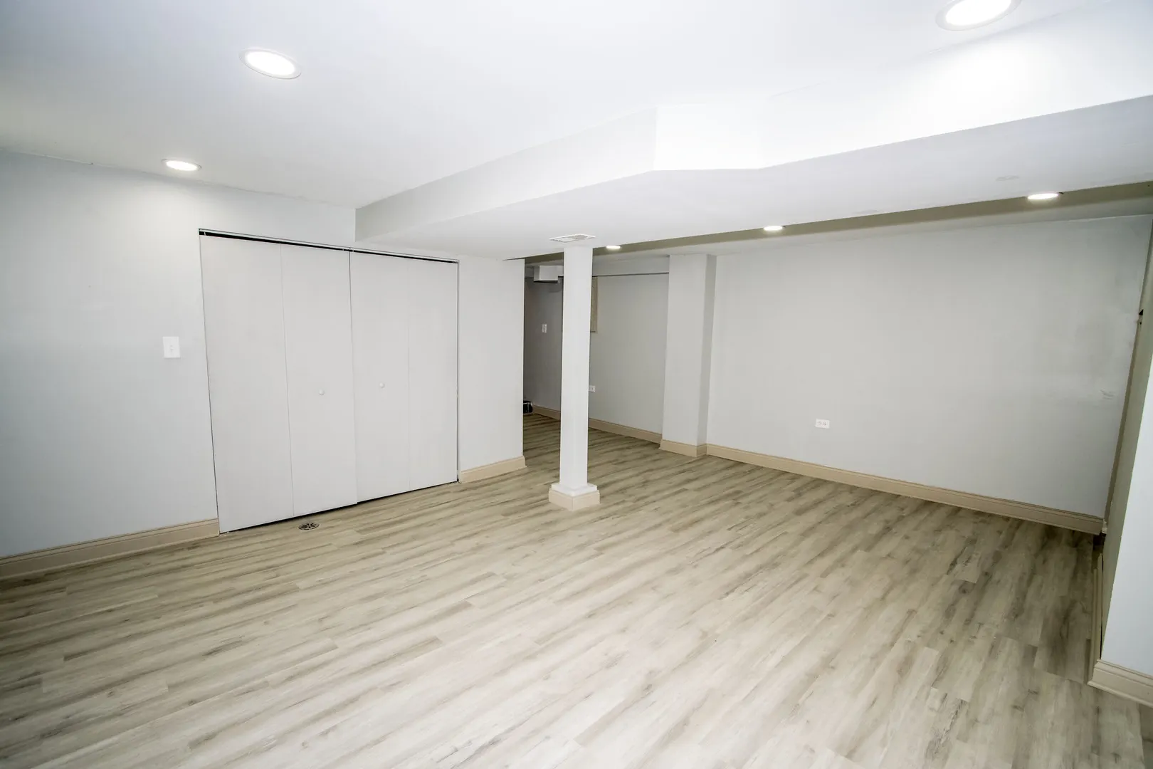 845 W 50th Place IL