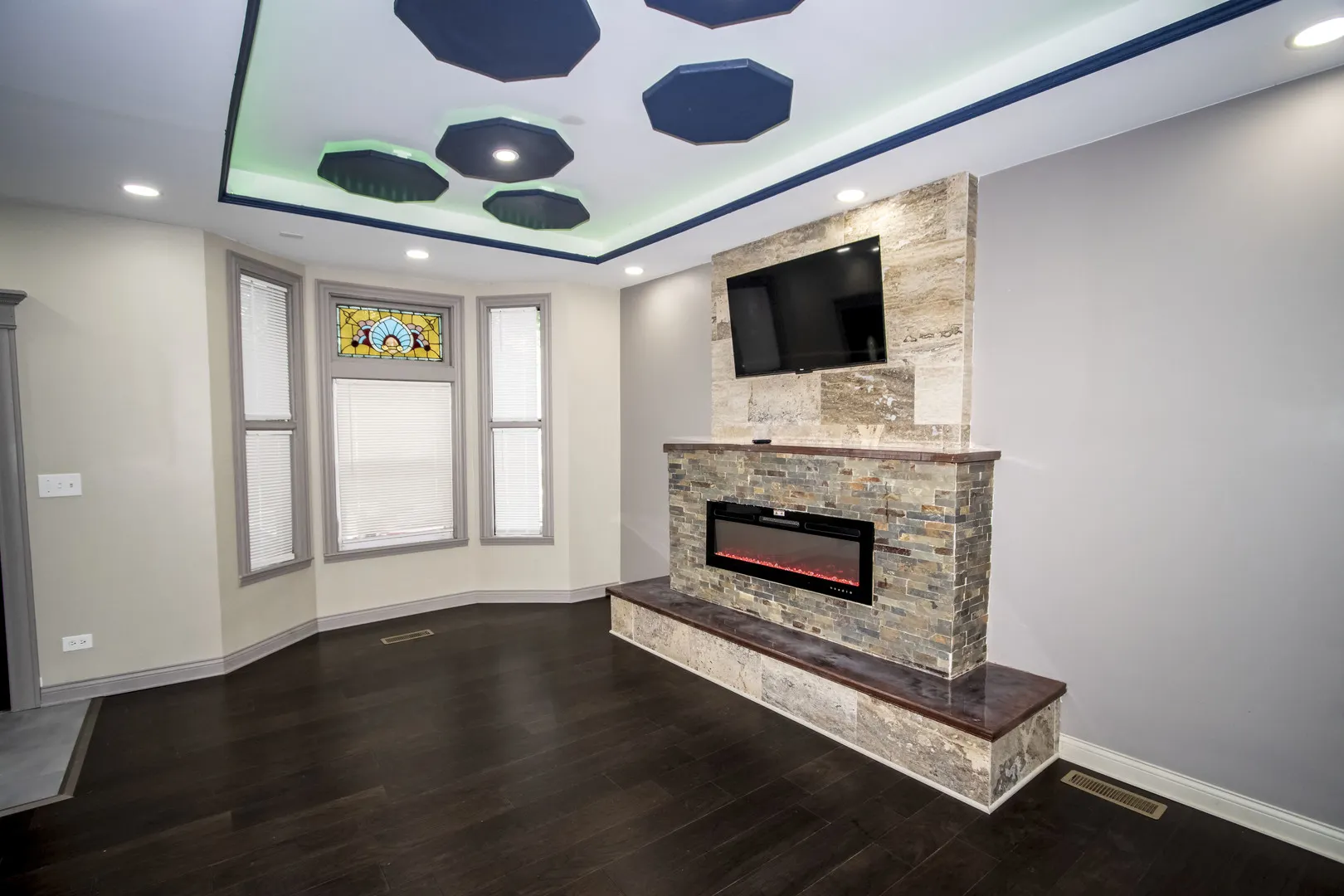 845 W 50th Place IL