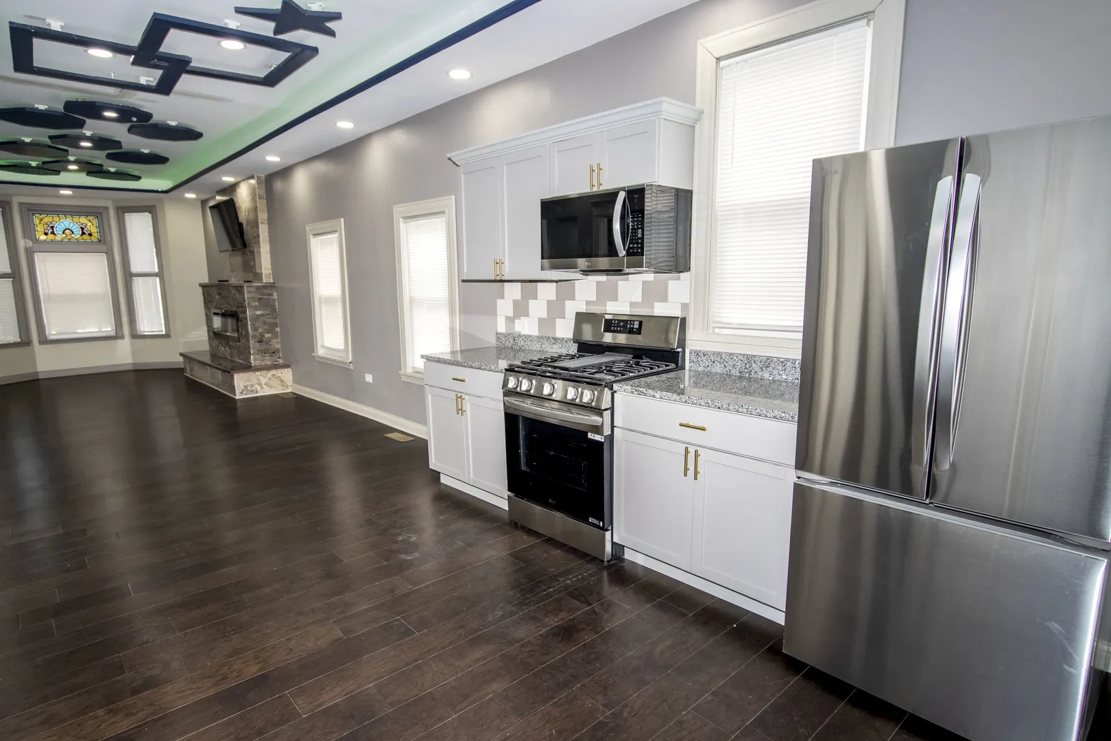 845 W 50th Place IL