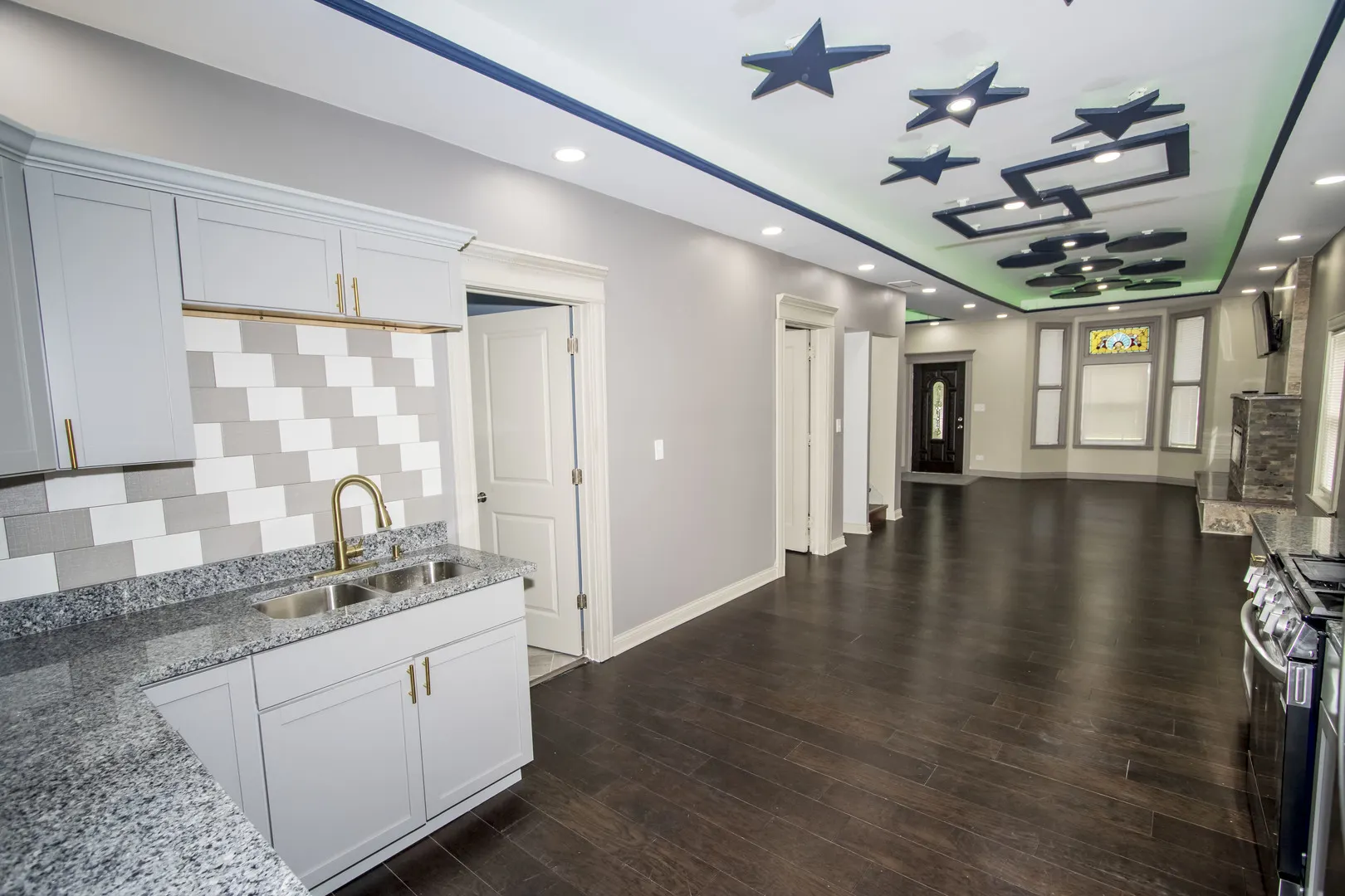 845 W 50th Place IL