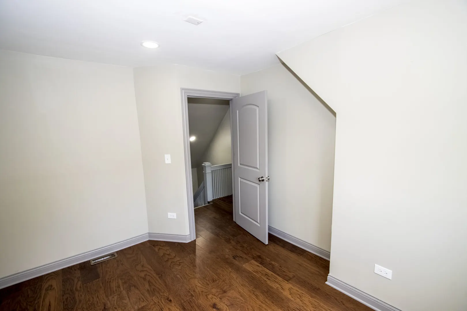 845 W 50th Place IL