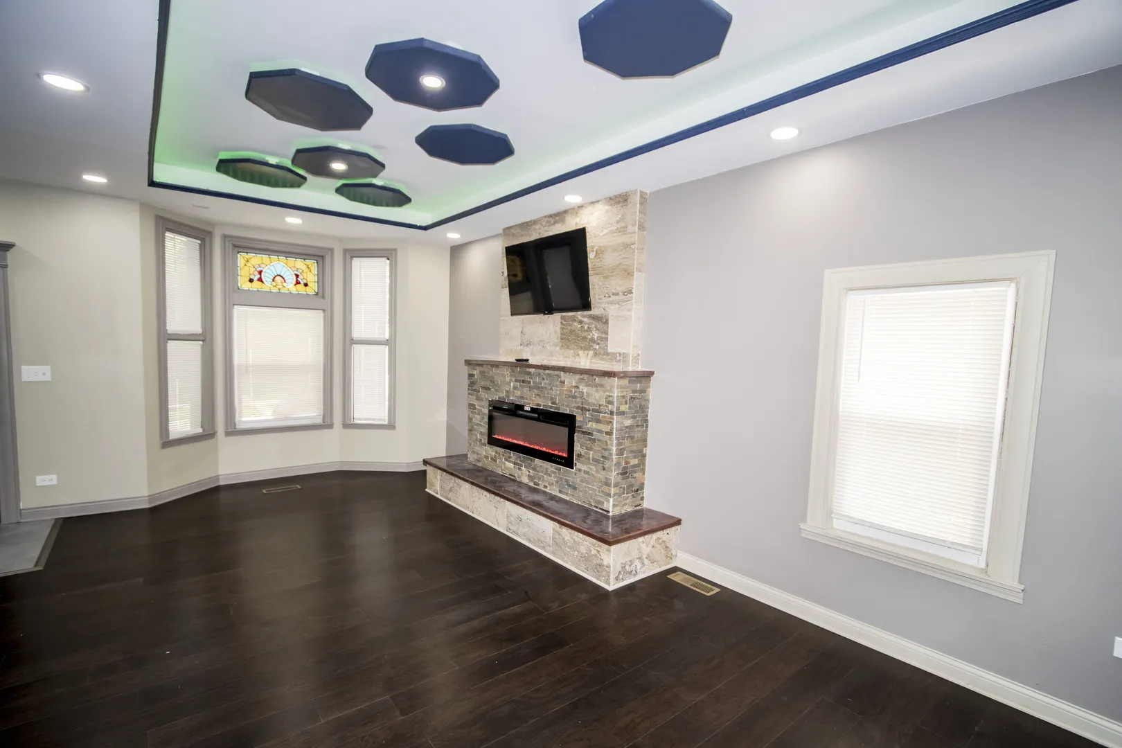 845 W 50th Place IL