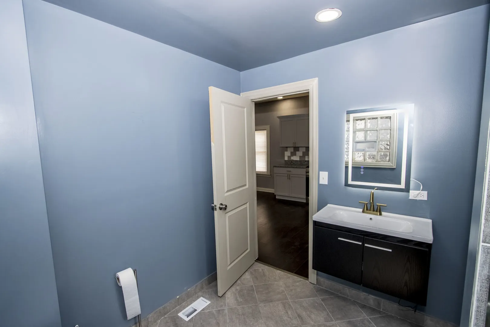 845 W 50th Place IL