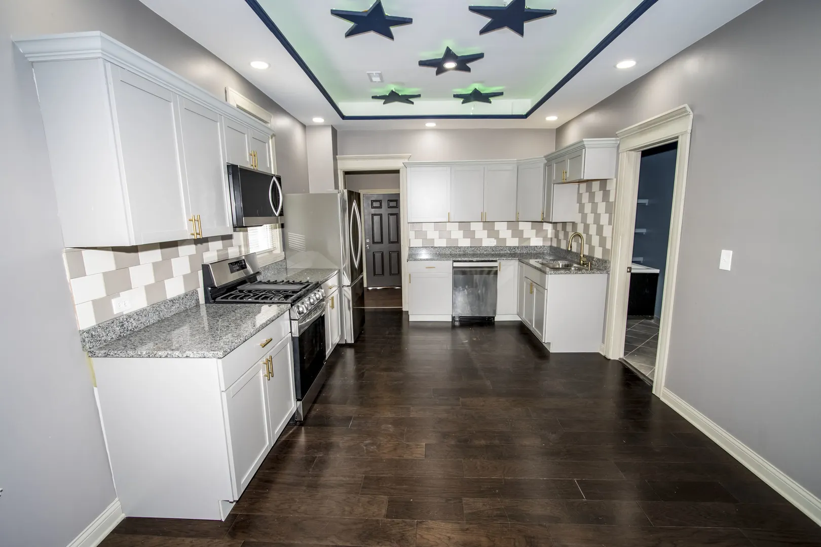 845 W 50th Place IL