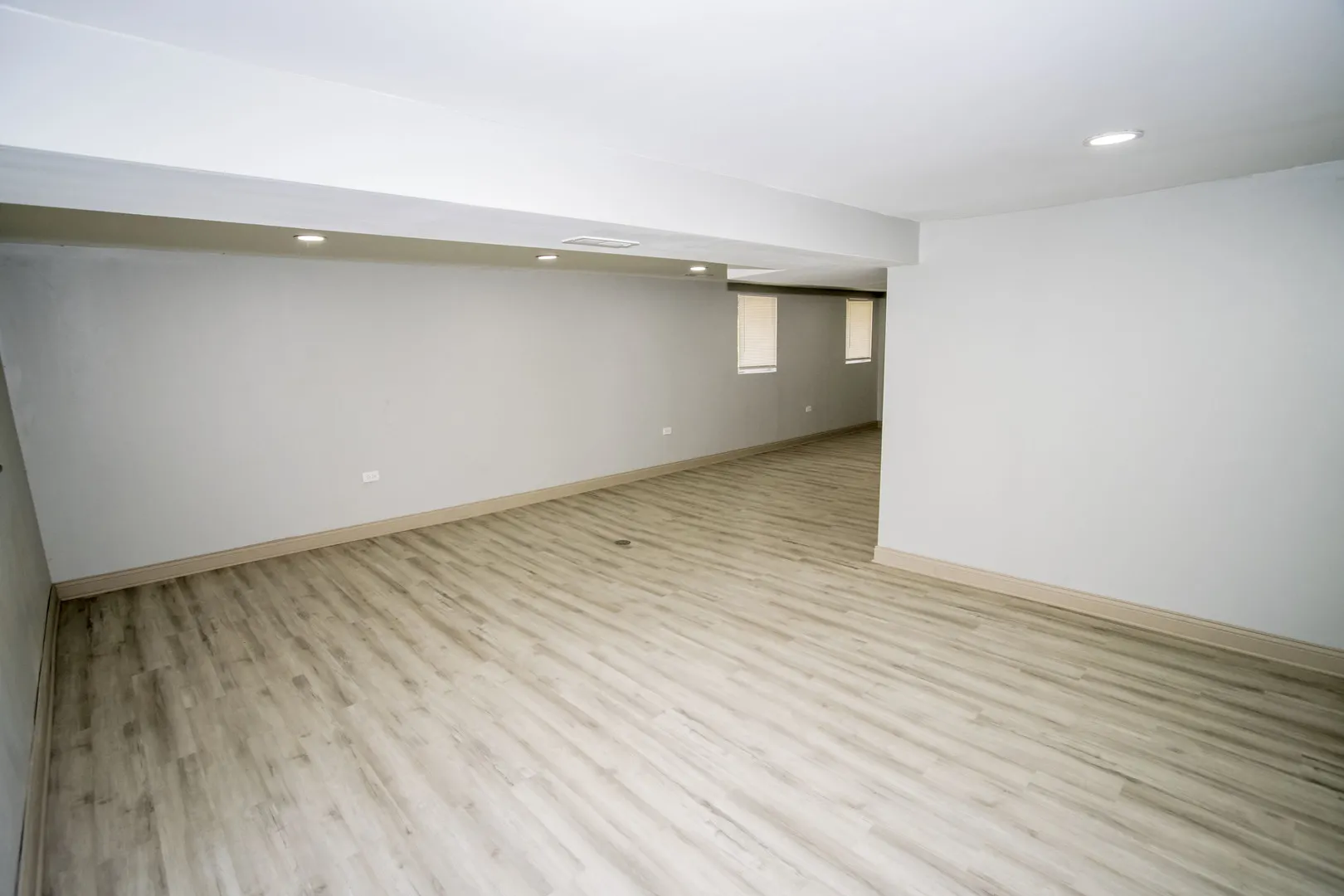 845 W 50th Place IL