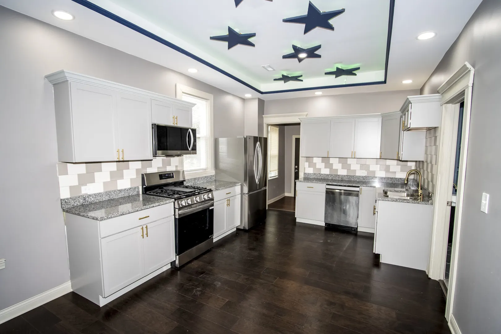 845 W 50th Place IL