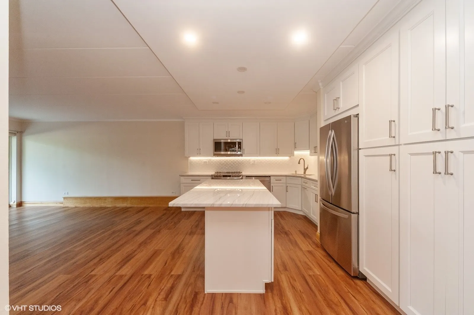 18 E Old Willow Road 106N IL