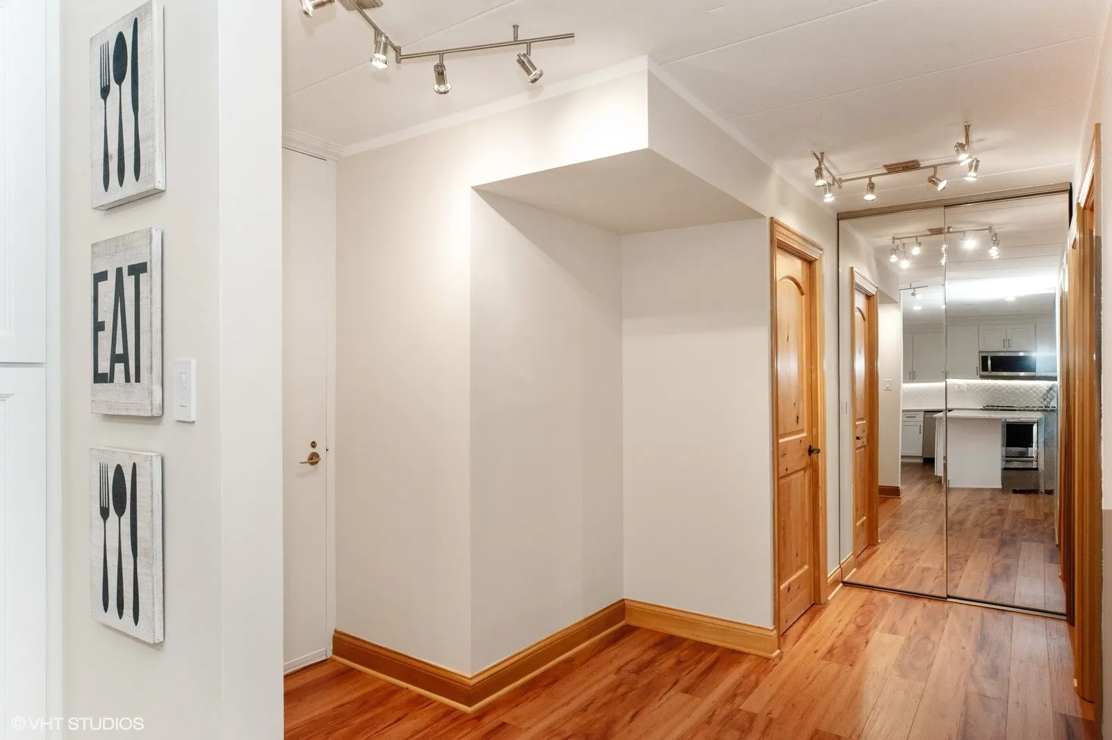 18 E Old Willow Road 106N IL