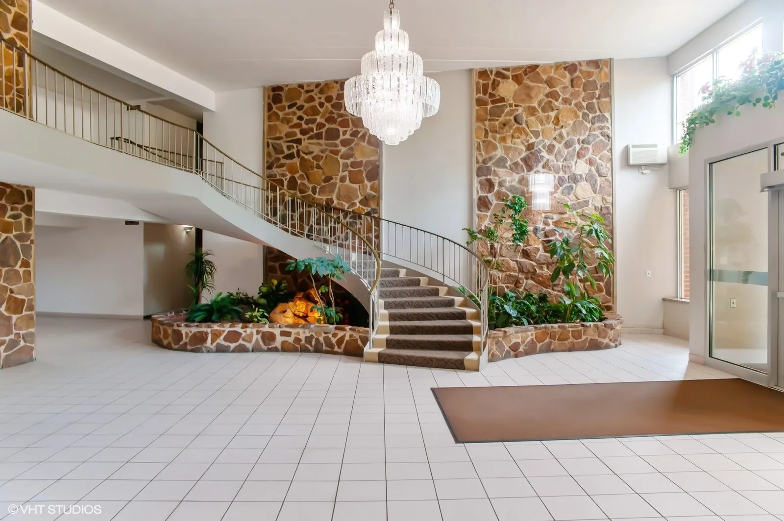 18 E Old Willow Road 106N IL