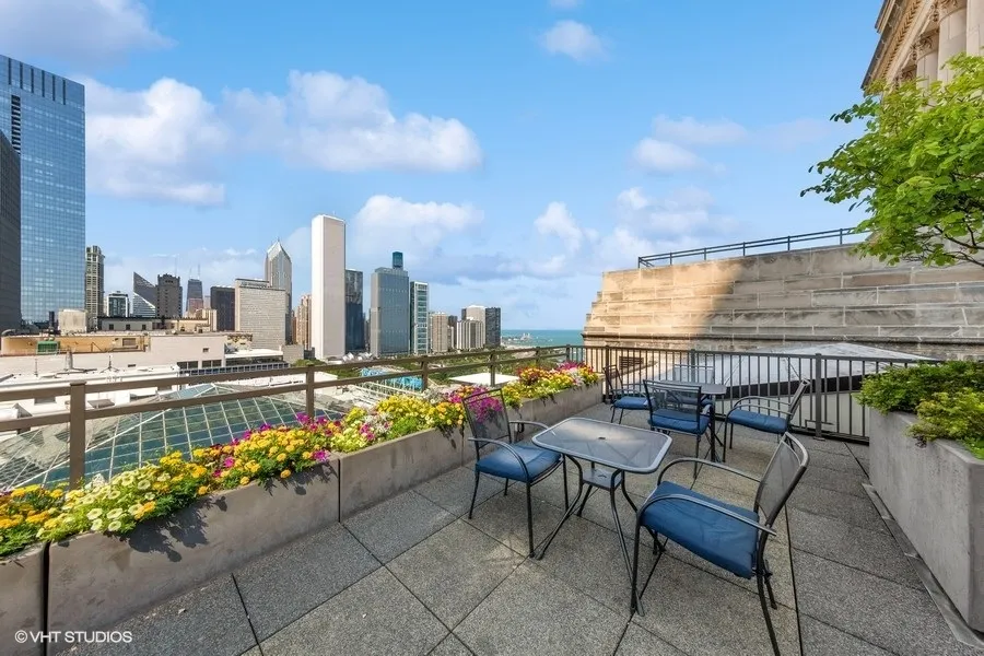 310 S Michigan Avenue 805 IL