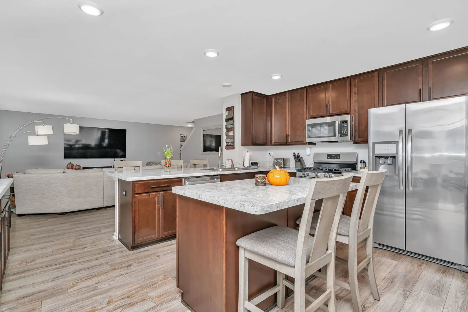 6006 Winterhaven Drive IL