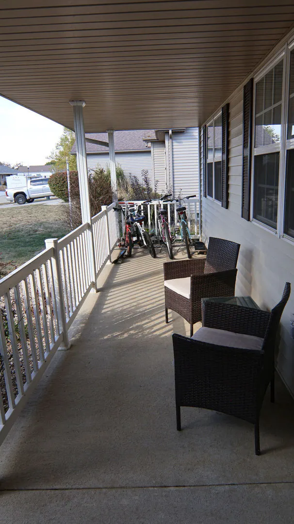 1009 N Possum Trail IL