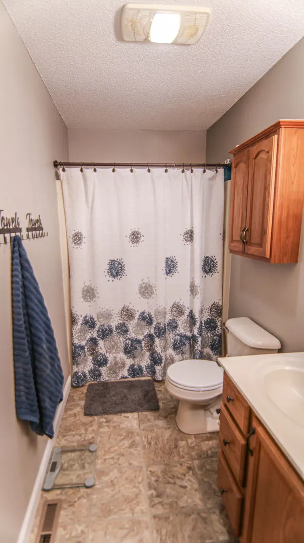 1009 N Possum Trail IL