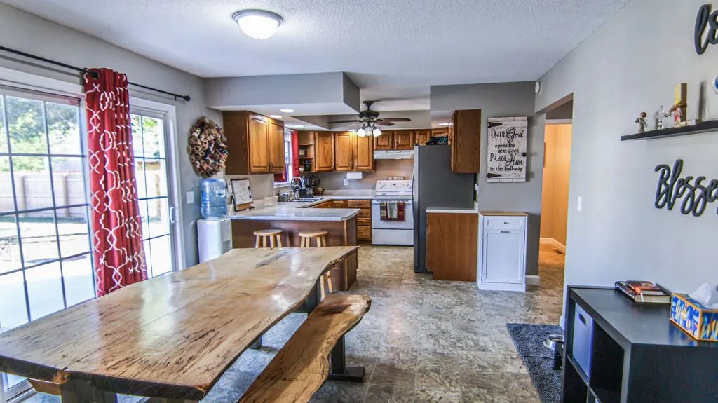 1009 N Possum Trail IL
