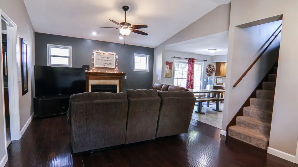 1009 N Possum Trail IL