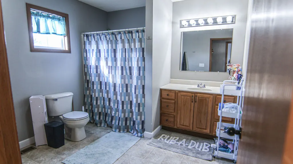 1009 N Possum Trail IL
