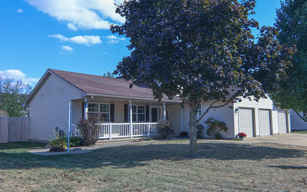 1009 N Possum Trail IL