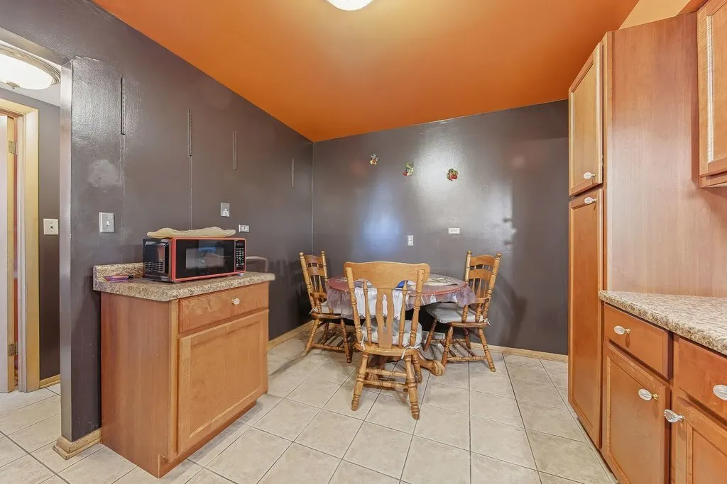 452 E 167th Street IL