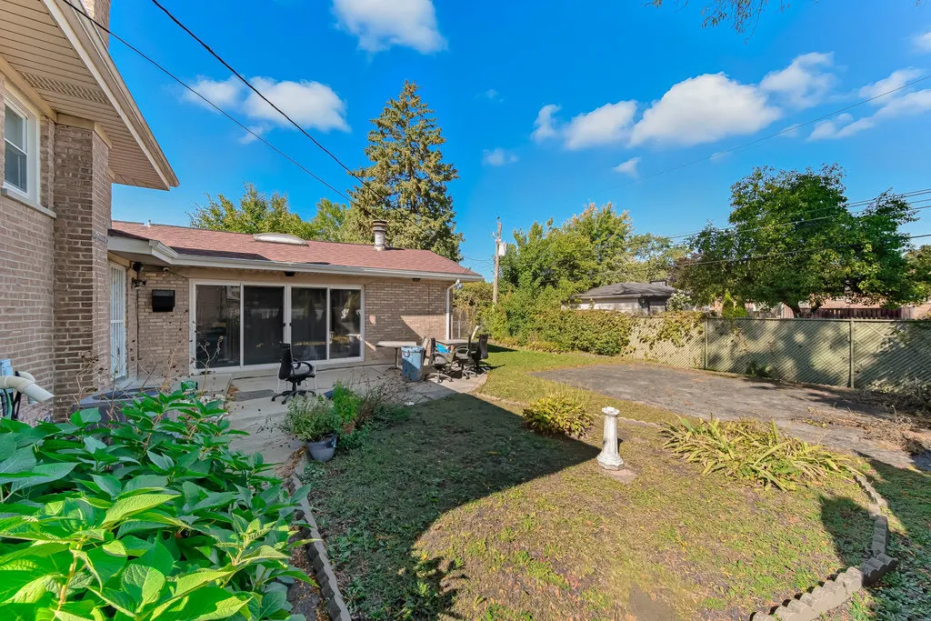452 E 167th Street IL