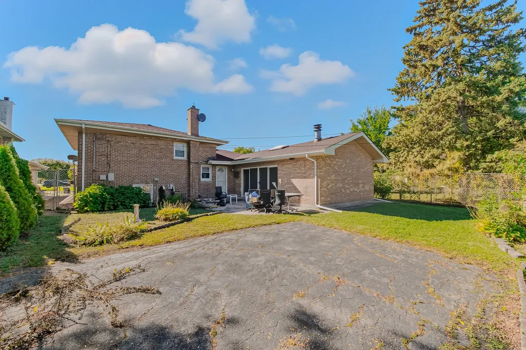 452 E 167th Street IL