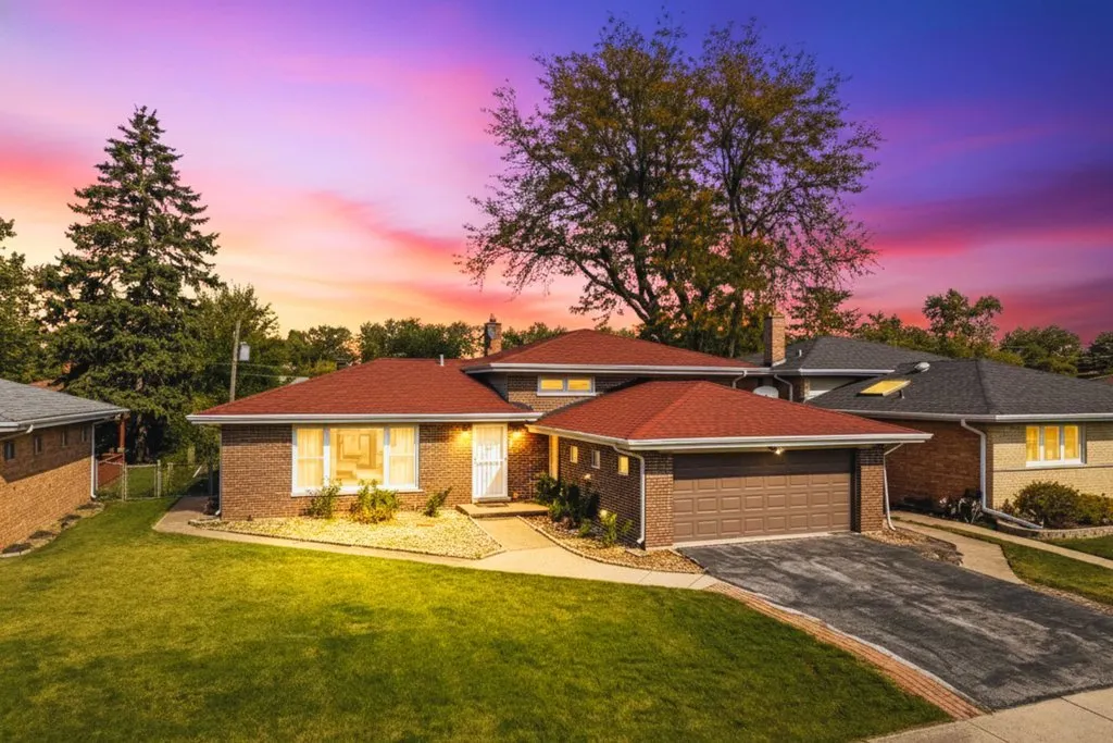 452 E 167th Street IL