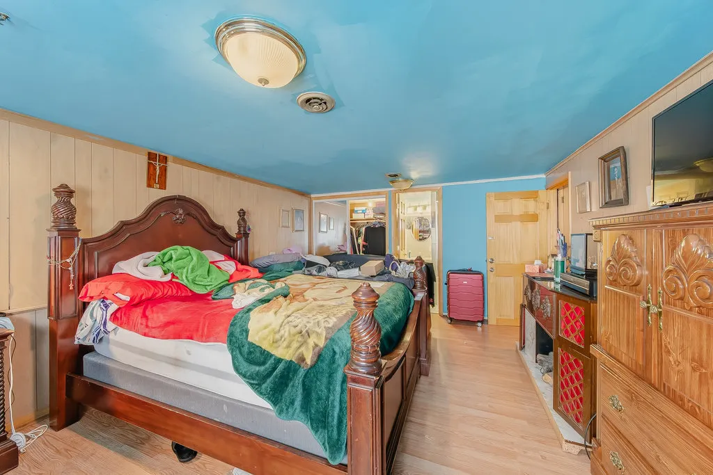 452 E 167th Street IL