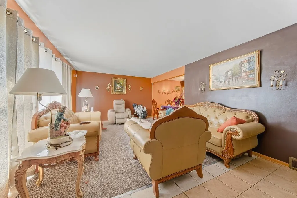 452 E 167th Street IL