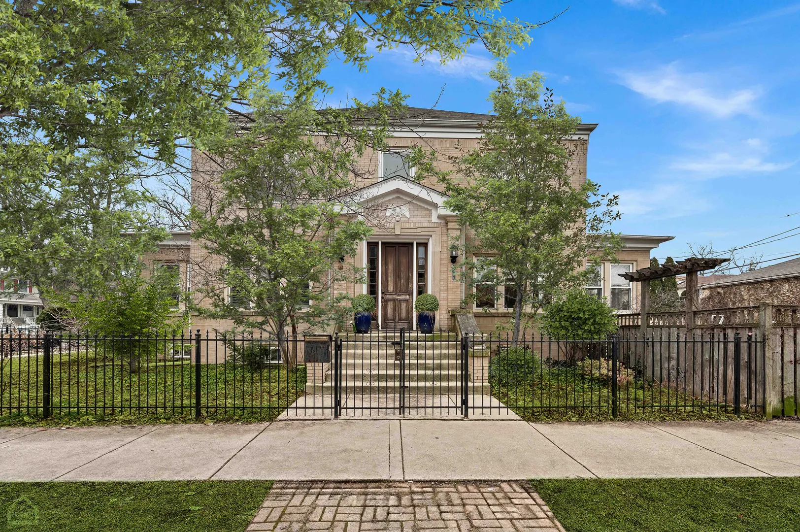2901 W Sunnyside Avenue IL