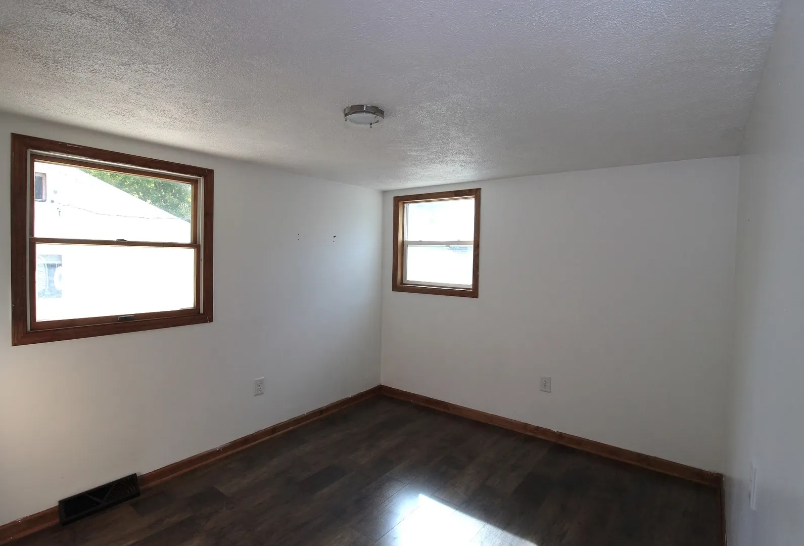 405 N Elm Street IL