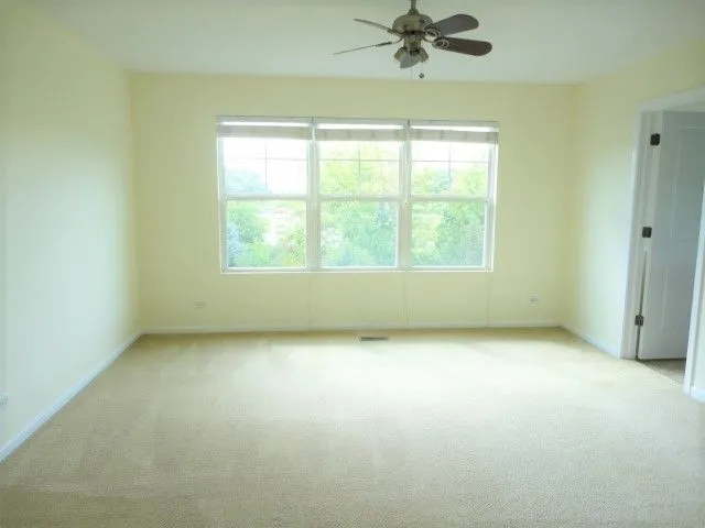 490 Grosvenor Lane IL